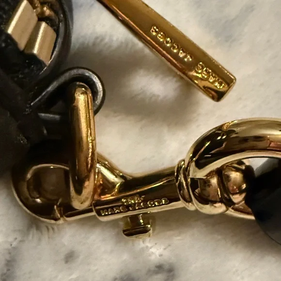 Marc Jacobs Crossbody Bag with pattern leather strap preowned - Picture 7 of 16